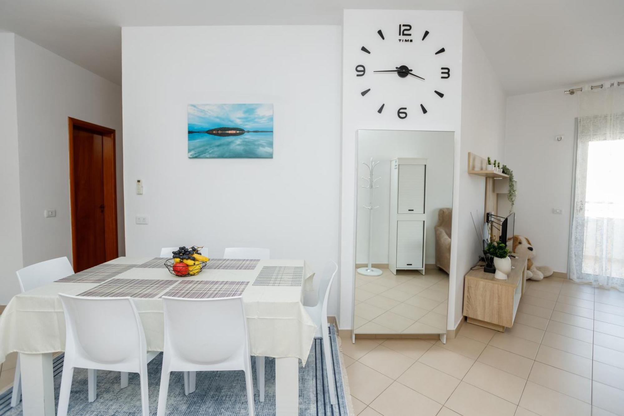 Gus Apartament Vlore Exterior photo